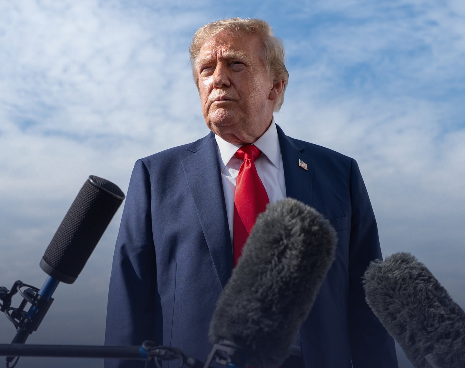 Trump Orders Trade Talks on Robotics and Industrial Machinery Imports, Keeps Tariff Options Open