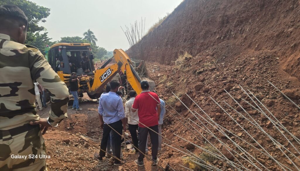 Soil Heap Collapses During Pune-Solapur Highway Flyover Work in Rajwadi; One Dead, One Injured