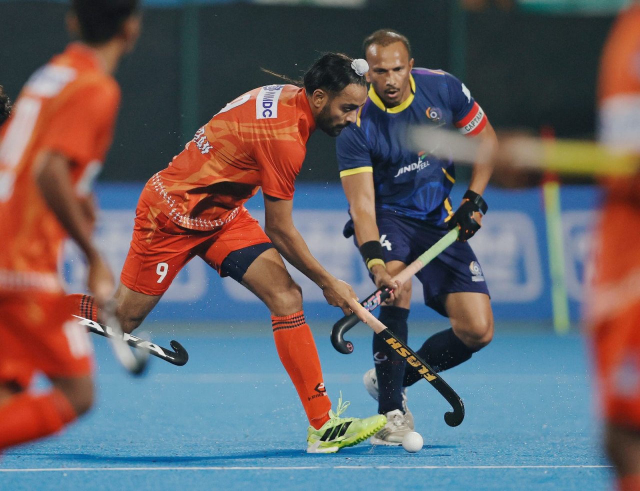 Bailadila Bulls Storm Into Semifinals With 6-2 Victory Over Chakradhar Champions