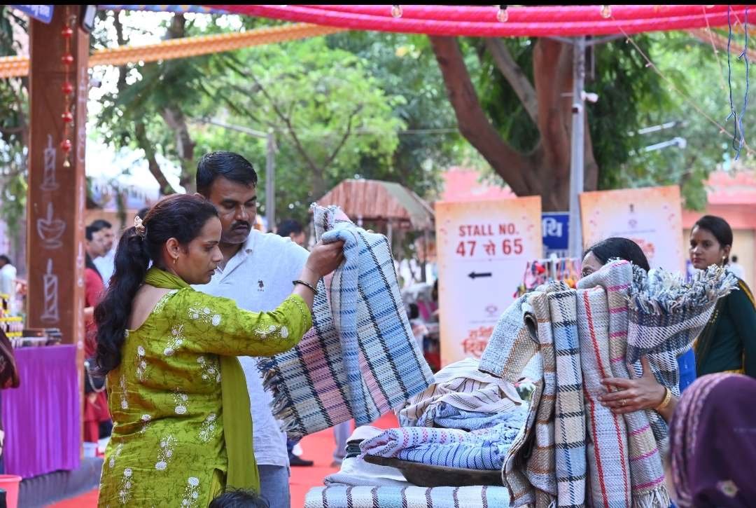 Huge Crowds at Rajeevika Diwali Fair; Traditional Rajasthani Cuisine Adds to Festive Charm